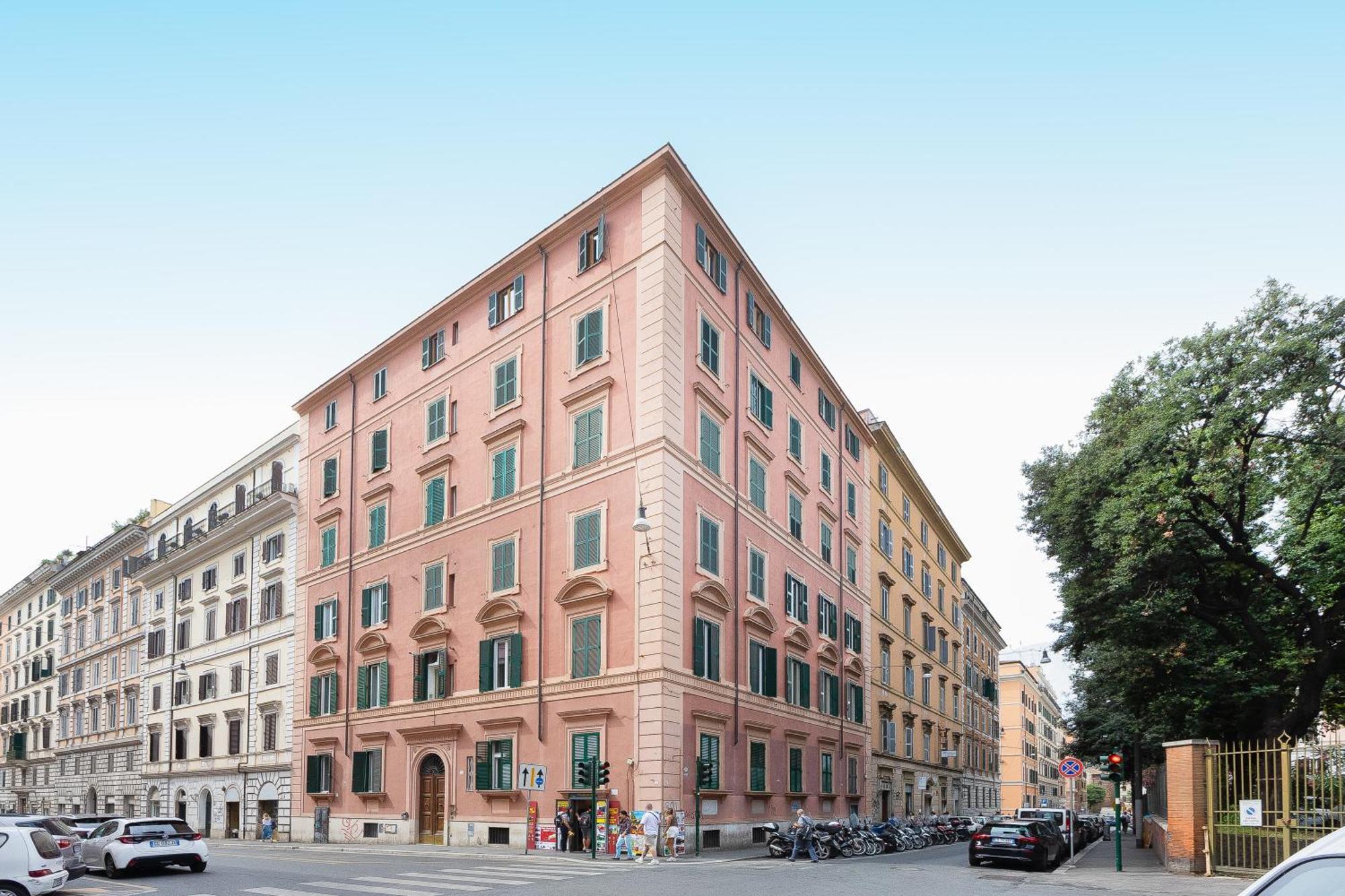 Iron Cityaus Termini — Foto 1